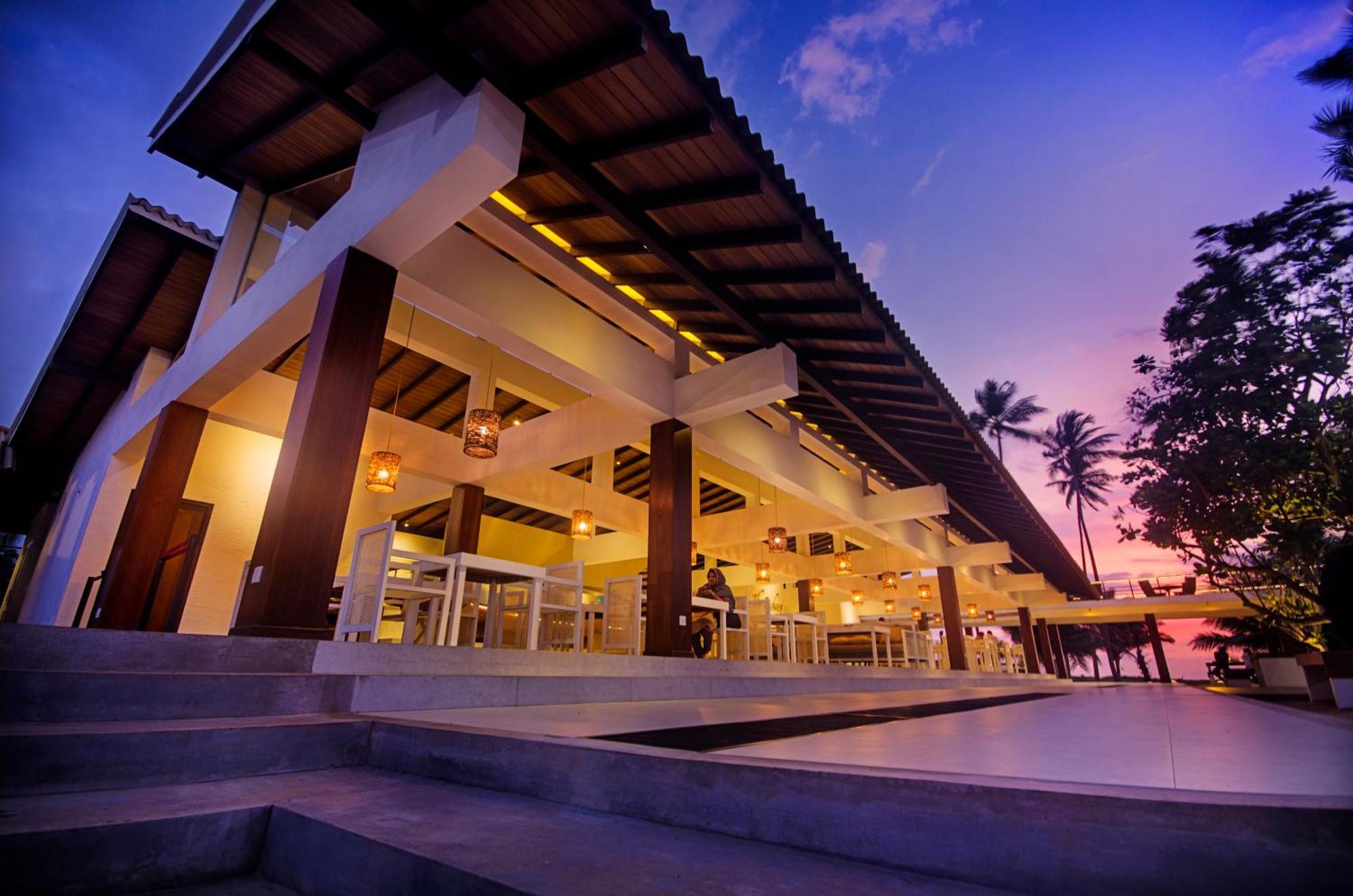 Pegasus Reef - A Beach Resort In Colombo אואטלה מראה חיצוני תמונה