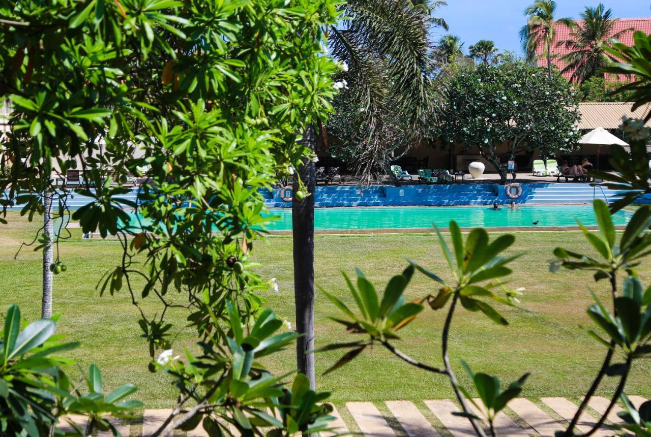 Pegasus Reef - A Beach Resort In Colombo אואטלה מראה חיצוני תמונה